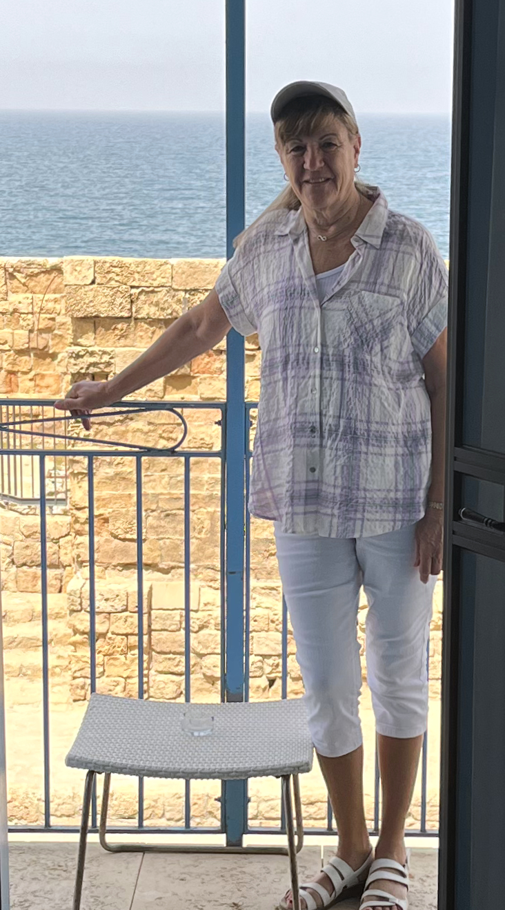 Akko Kathy in Window